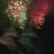 « Floraline et la touffe rousse » photographisme de la série Les Misérables (duo) © Julien Richetti, 2016 (impression format carré sur dibond)