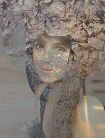 « Bouquet » photographisme de la série Mathilde © Julien Richetti, 2014 (impression format portrait 3:4 sur dibond)