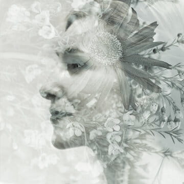 « La mariée du défilé » photographisme de la série Les Célestes © Julien Richetti, 2014 (impression format carré sur dibond)