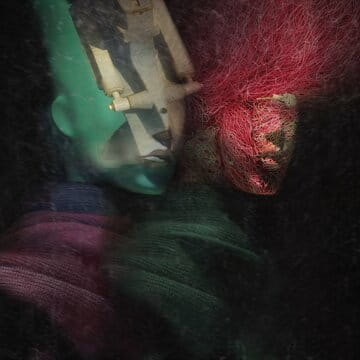 « L’encre et la touffe rousse » photographisme de la série Les Misérables (duo) © Julien Richetti, 2016 (impression format carré sur dibond)