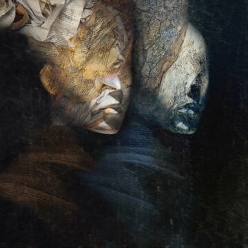« Algide et presse-papier » photographisme de la série Les Misérables (duo) © Julien Richetti, 2016 (impression format carré sur dibond)