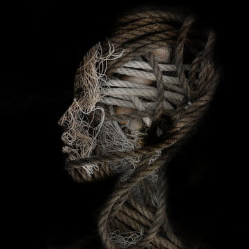 « Shibari mousmée et vermicelles aux oeufs » photographisme de la série Automne © Julien Richetti, 2016 (impression format carré sur dibond)